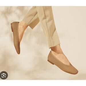 NWOT VIVAIA Margot 2.0 Square-Toe Tan Ballet Flats - EU Size 43W